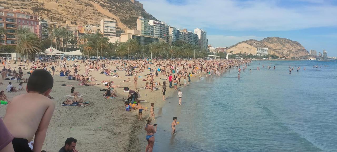 Apartamentos Playa Postiguet Alicante Eksteriør billede