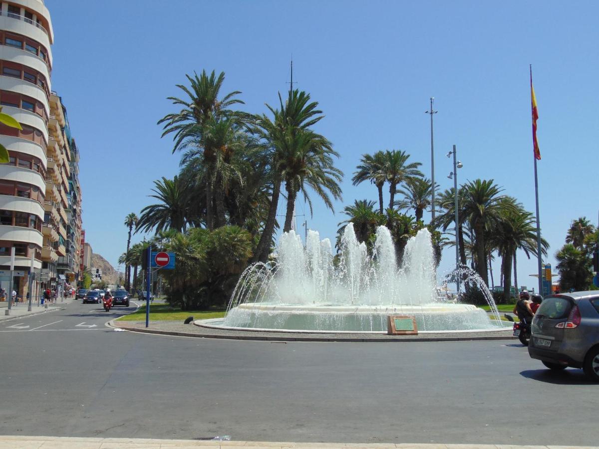 Apartamentos Playa Postiguet Alicante Eksteriør billede