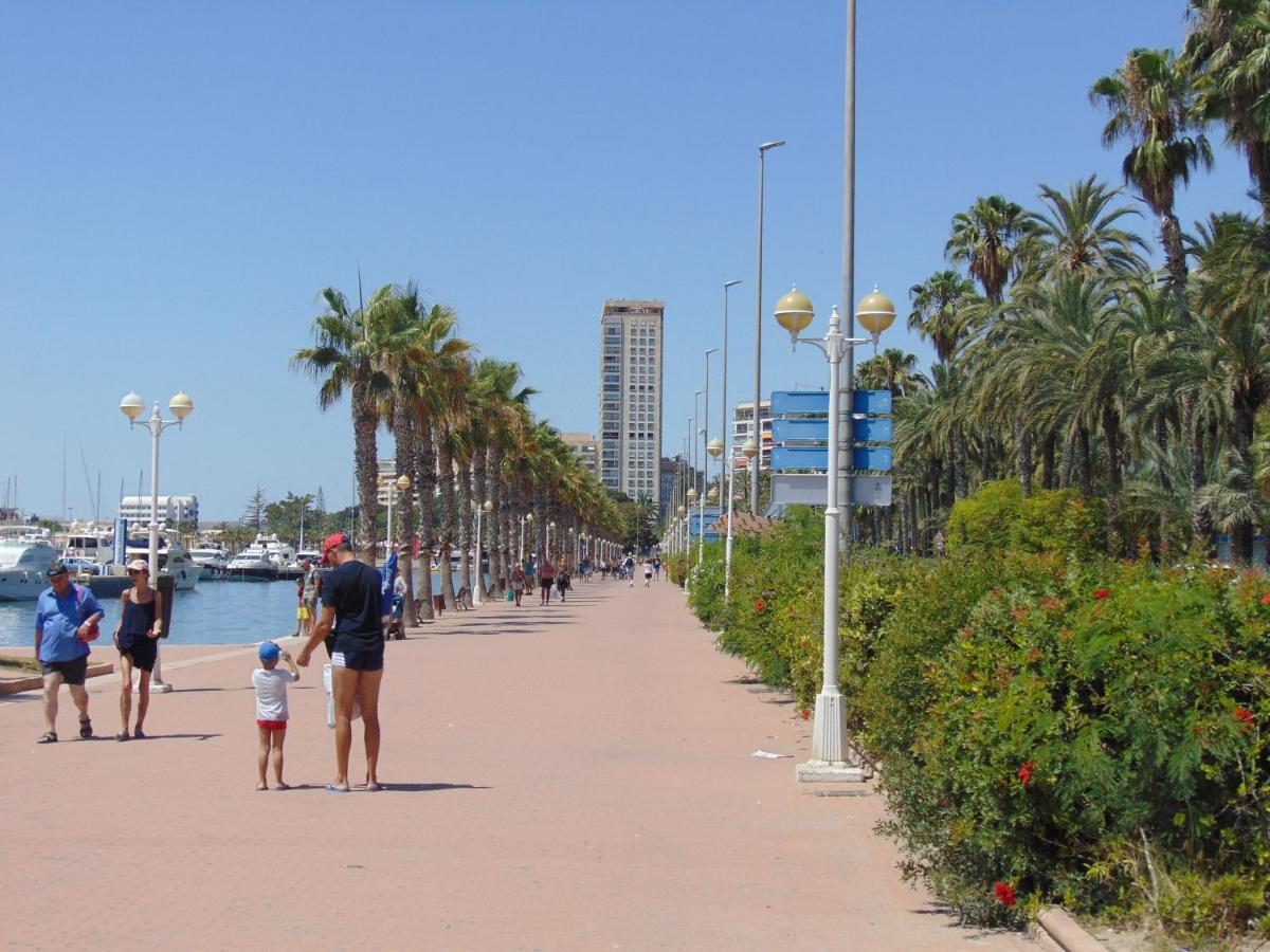 Apartamentos Playa Postiguet Alicante Eksteriør billede