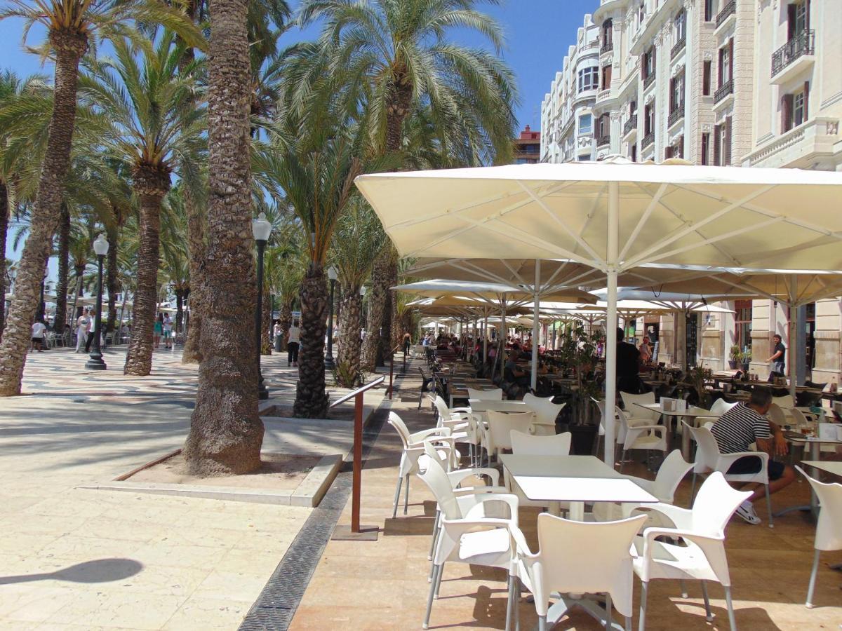 Apartamentos Playa Postiguet Alicante Eksteriør billede