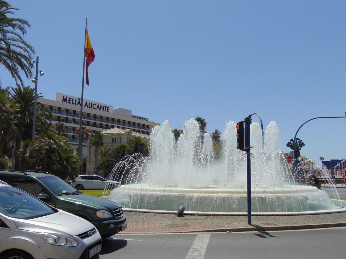 Apartamentos Playa Postiguet Alicante Eksteriør billede