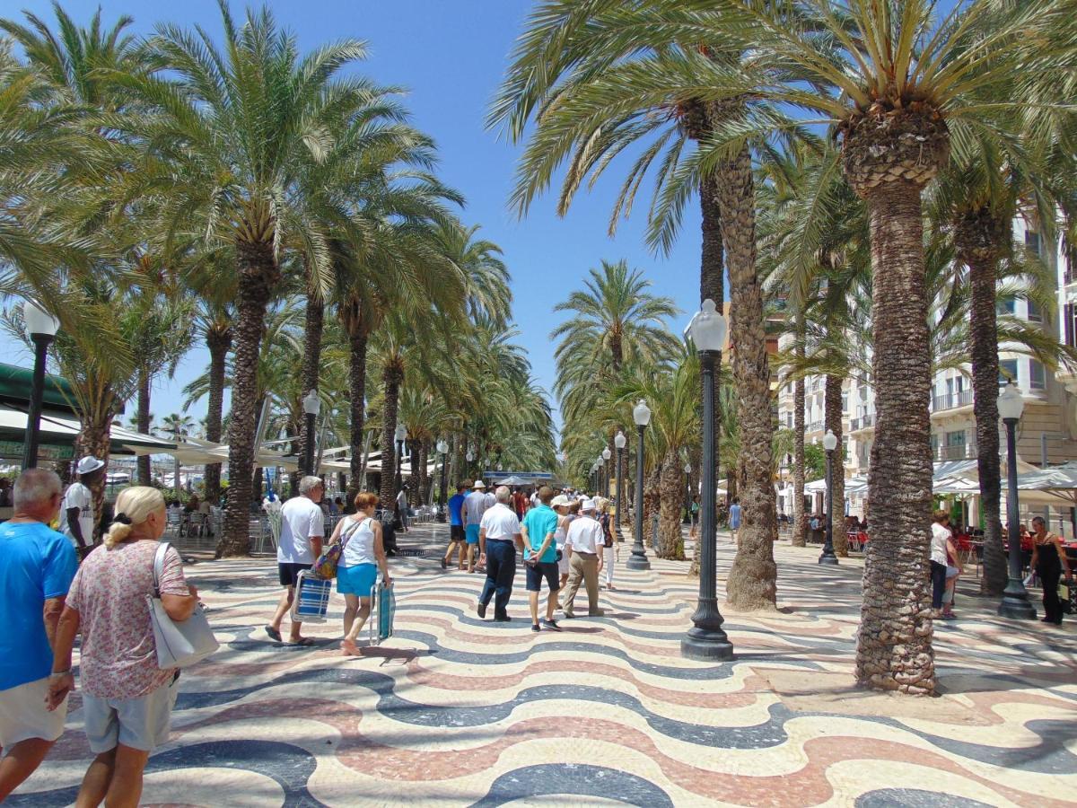 Apartamentos Playa Postiguet Alicante Eksteriør billede
