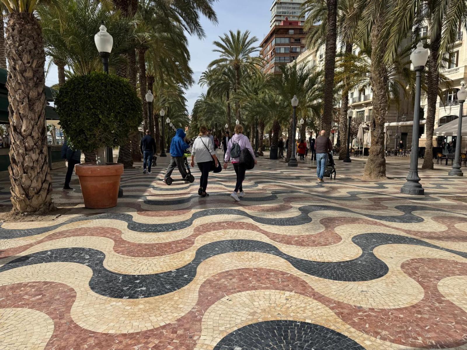 Apartamentos Playa Postiguet Alicante Eksteriør billede