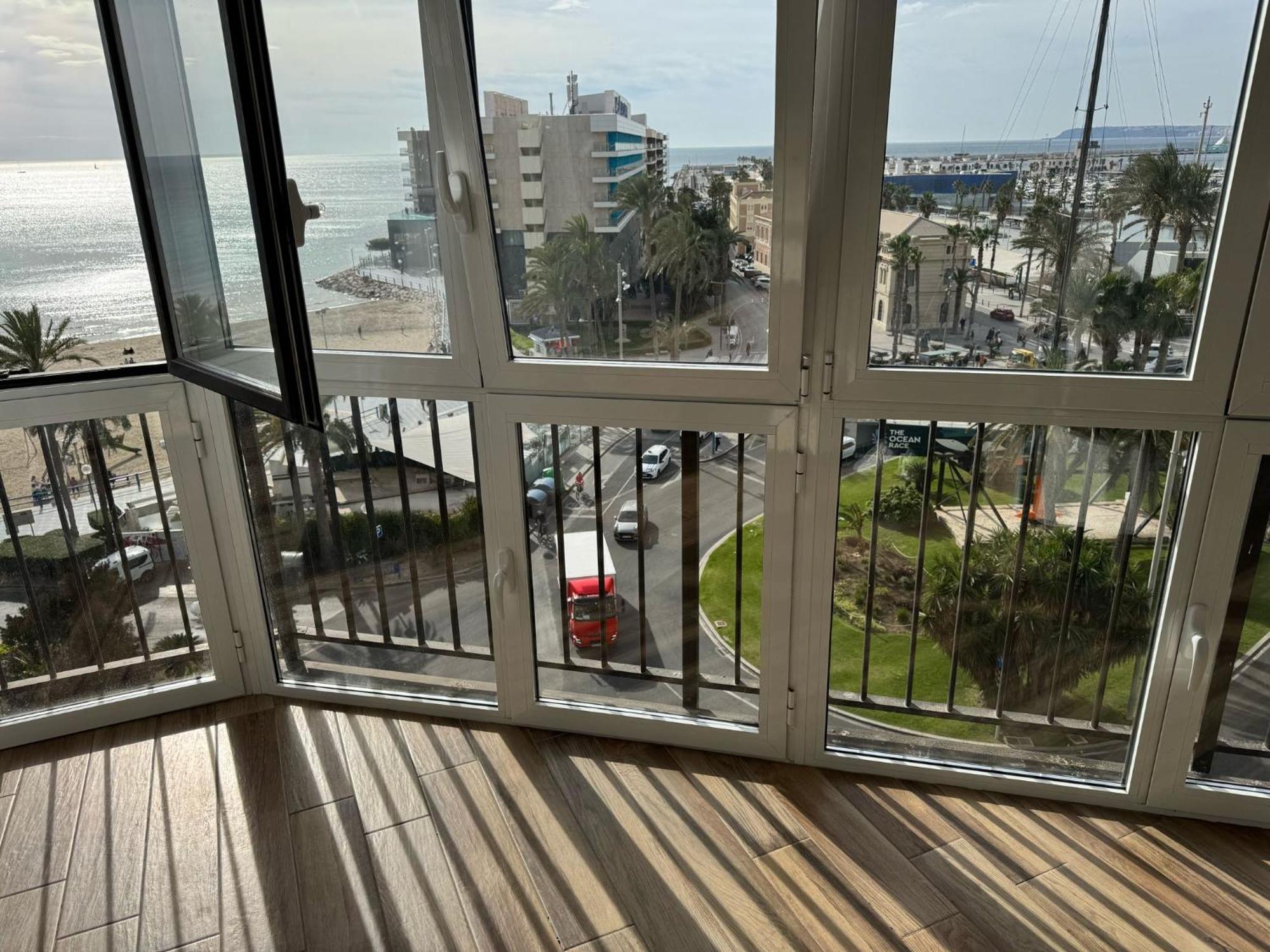 Apartamentos Playa Postiguet Alicante Eksteriør billede