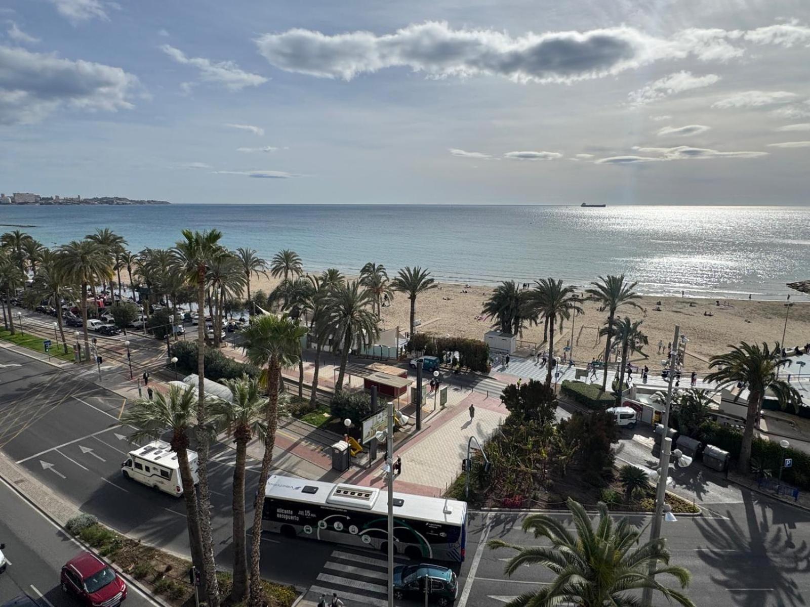 Apartamentos Playa Postiguet Alicante Eksteriør billede