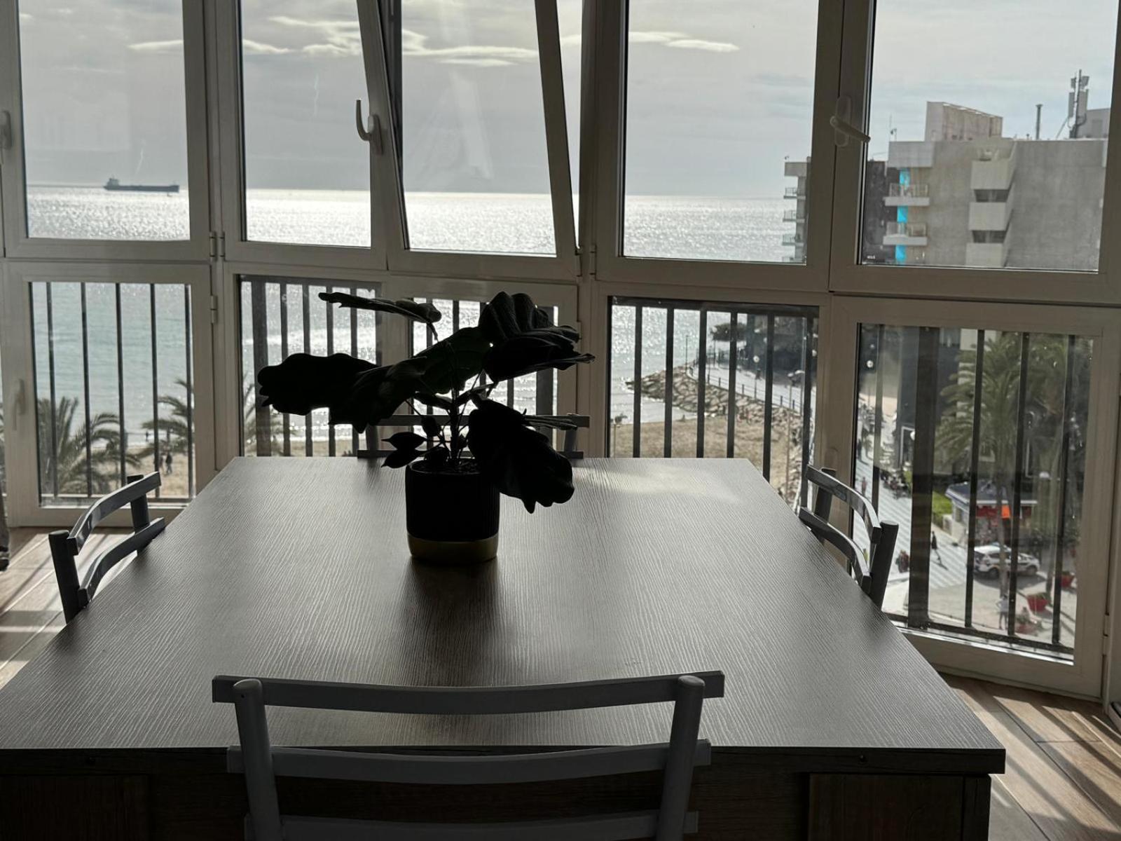 Apartamentos Playa Postiguet Alicante Eksteriør billede