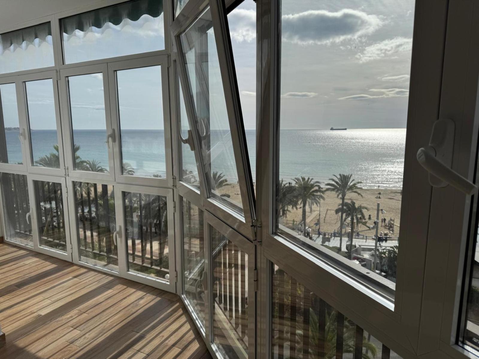 Apartamentos Playa Postiguet Alicante Eksteriør billede