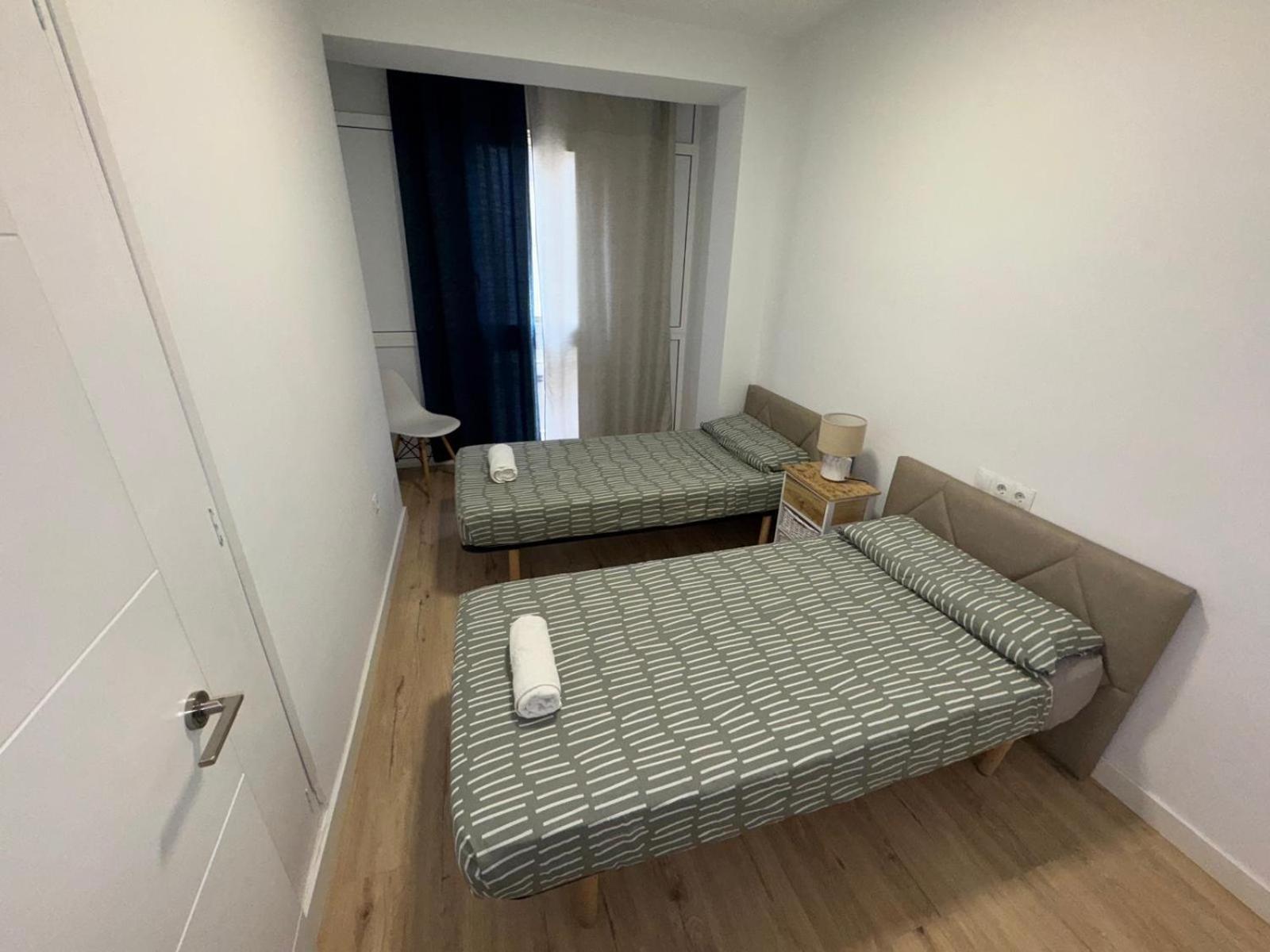 Apartamentos Playa Postiguet Alicante Eksteriør billede