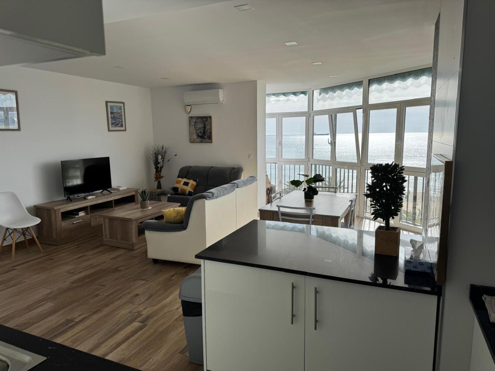Apartamentos Playa Postiguet Alicante Eksteriør billede